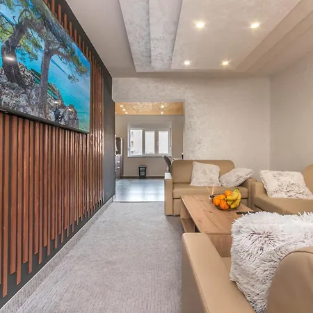 Adriatic Apartment *